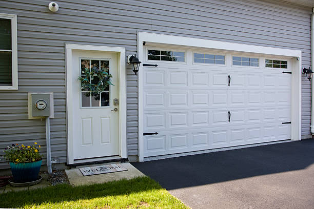 24/7 Emergency Garage Door Panel Replacement experts in Hanford, CA